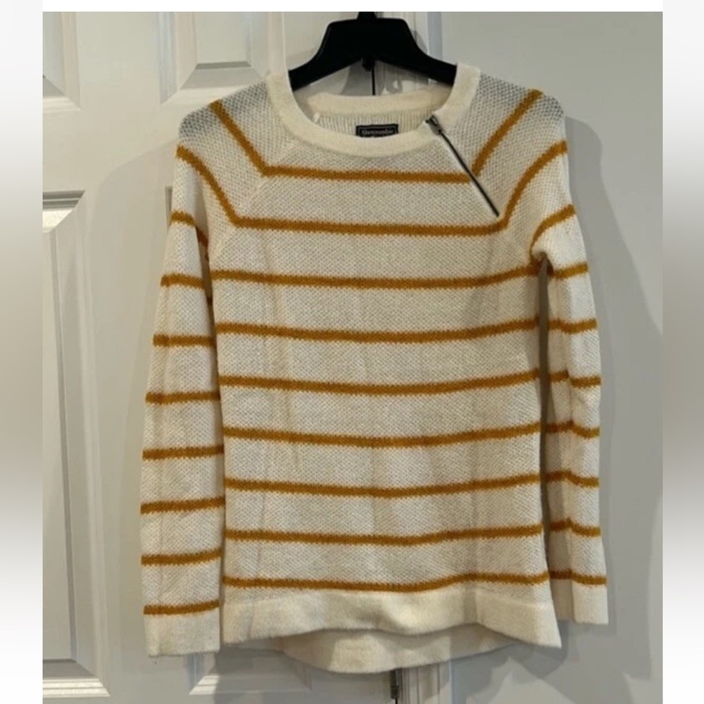 Abercrombie & Fitch Striped Pullover Sweater